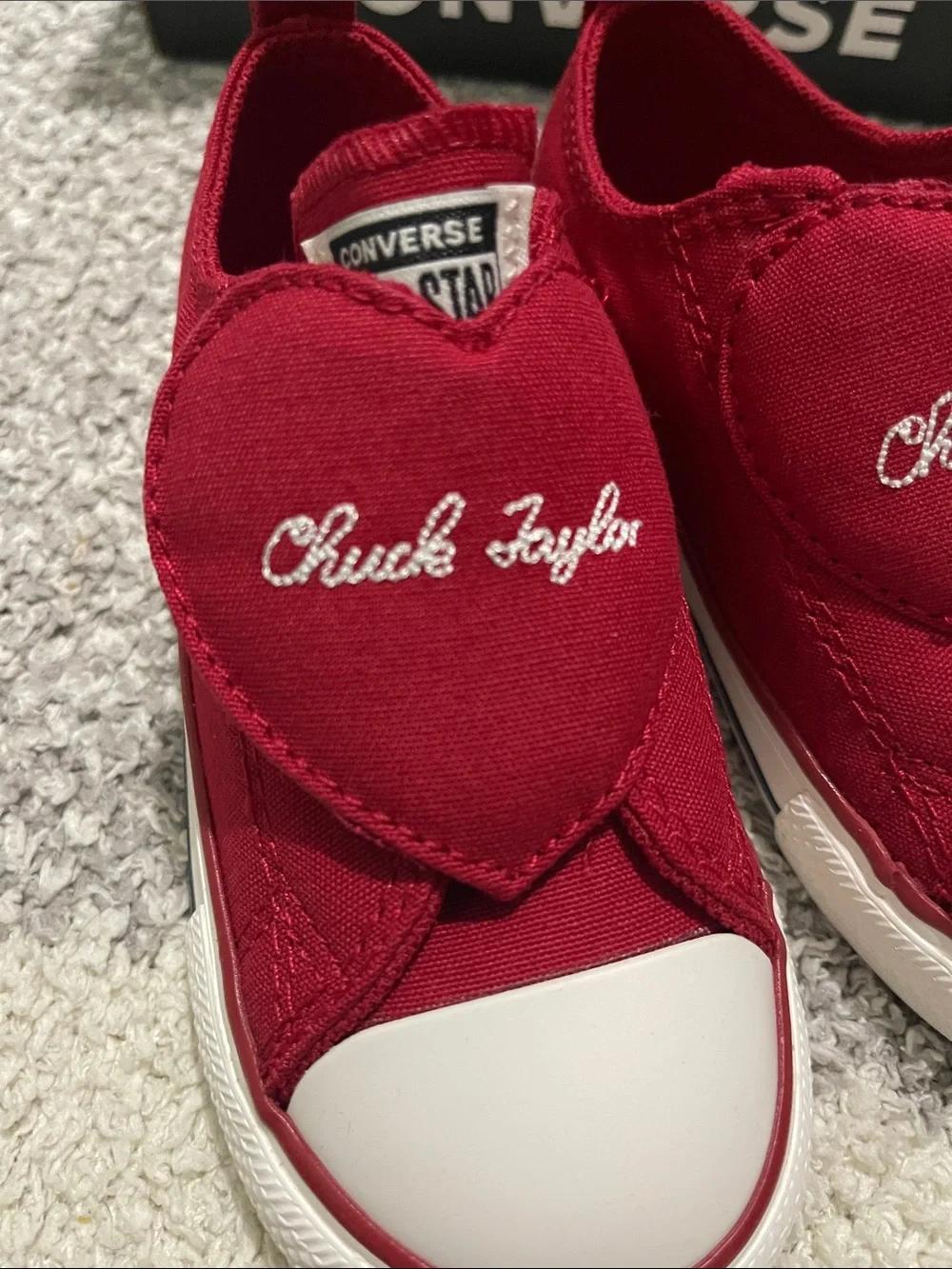 NEW- Converse - 7c or 8c